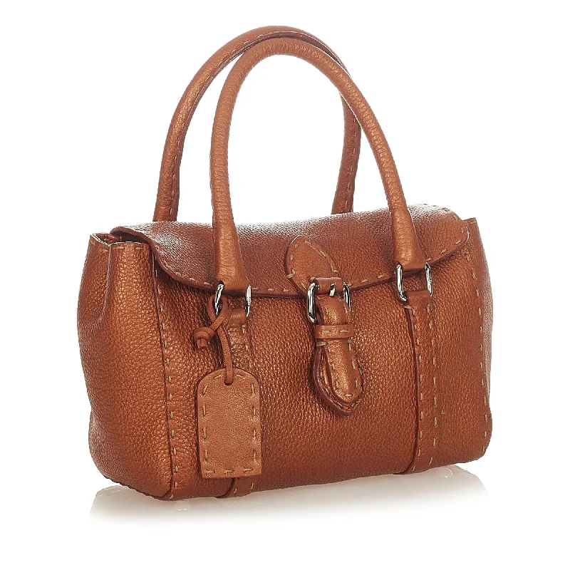 Minimalist leather handbagsFendi Selleria Linda Leather Handbag (SHG-26196)